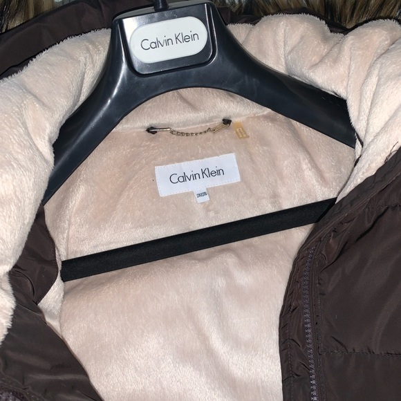 (SOLD) BRAND NEW Calvin Klein Women’s Winter Coat - Picture 3 of 3